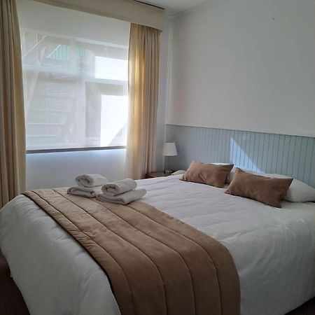 Hotel Capitán Eberhard Puerto Natales Kültér fotó
