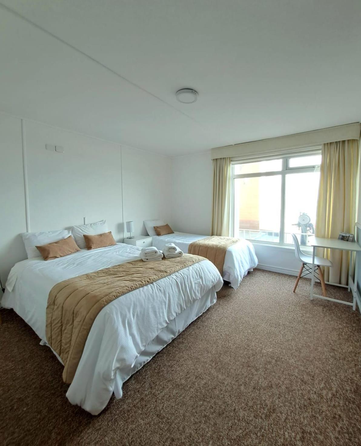 Hotel Capitán Eberhard Puerto Natales Kültér fotó