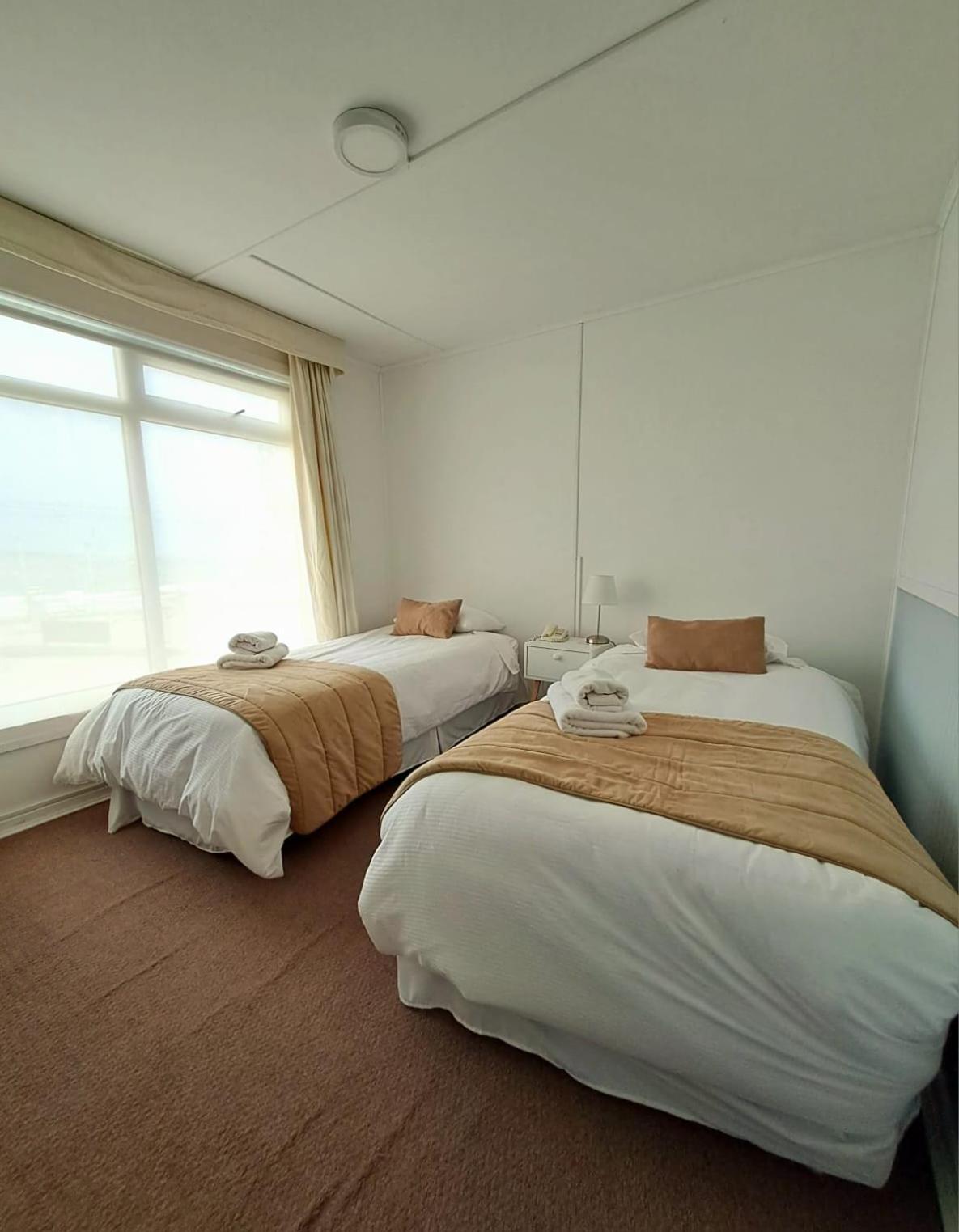 Hotel Capitán Eberhard Puerto Natales Kültér fotó